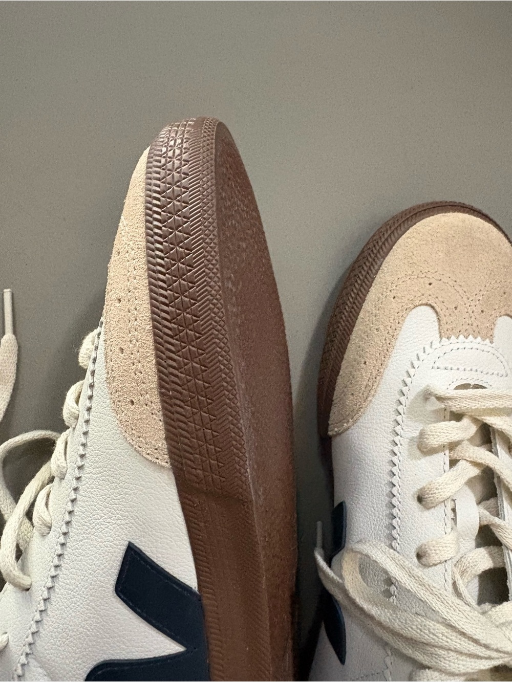 VEJA V-10 men 11 NEW - Picture 8 of 8